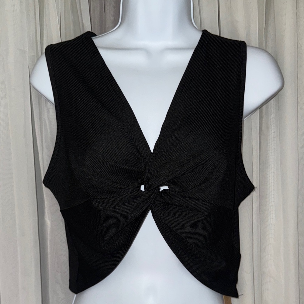 SHEIN Black Knot-Front Sleeveless Crop Top